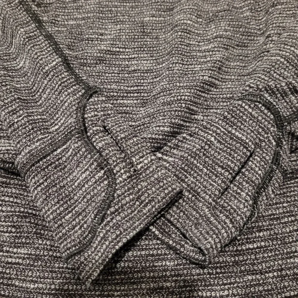 Lululemon Athletica Black and White Knit Quarter Zip Pullover 8 Activewear